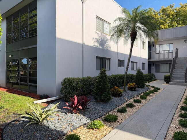 Building Photo - 15090 Ashland Pl