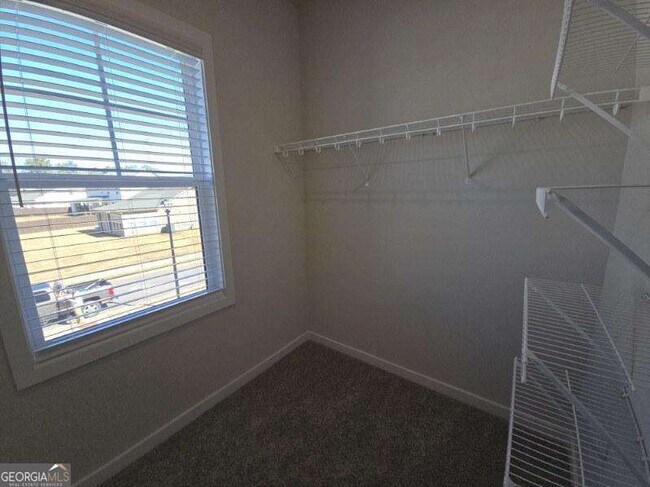 Building Photo - 440 Winding Rose Dr