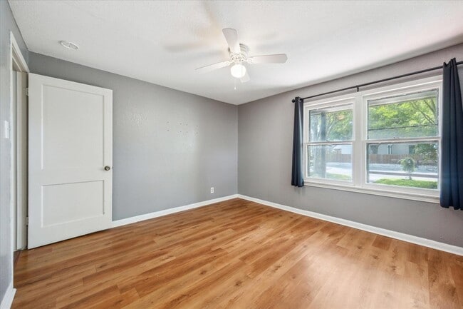 Building Photo - 1102 Cherico St