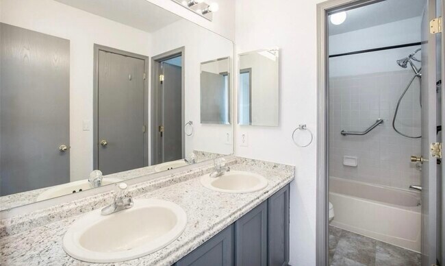 Building Photo - 9208 Granger Ln