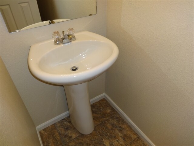 Building Photo - 9438 E 109th Ave