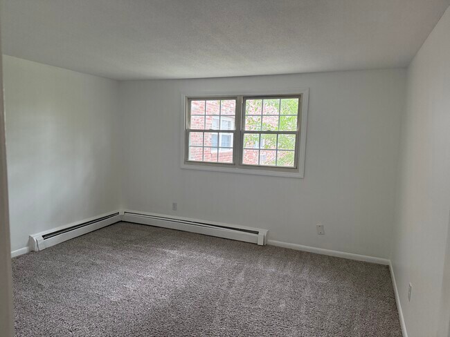 Building Photo - 349 Hildreth St