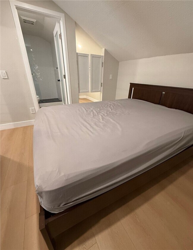 Building Photo - 25520 Aragon Way