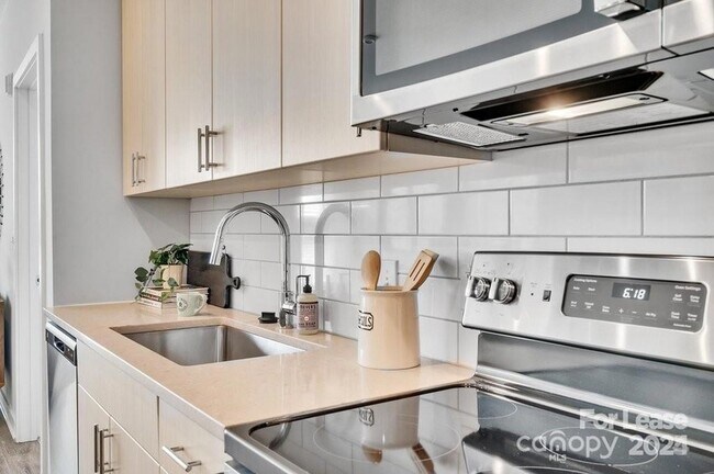 Building Photo - 2020 W Morehead St