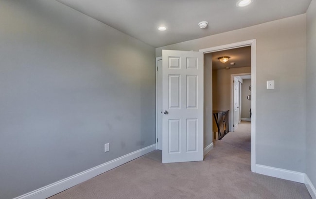 Building Photo - 2 Bedroom House Available With 2 car parking Northern Liberties