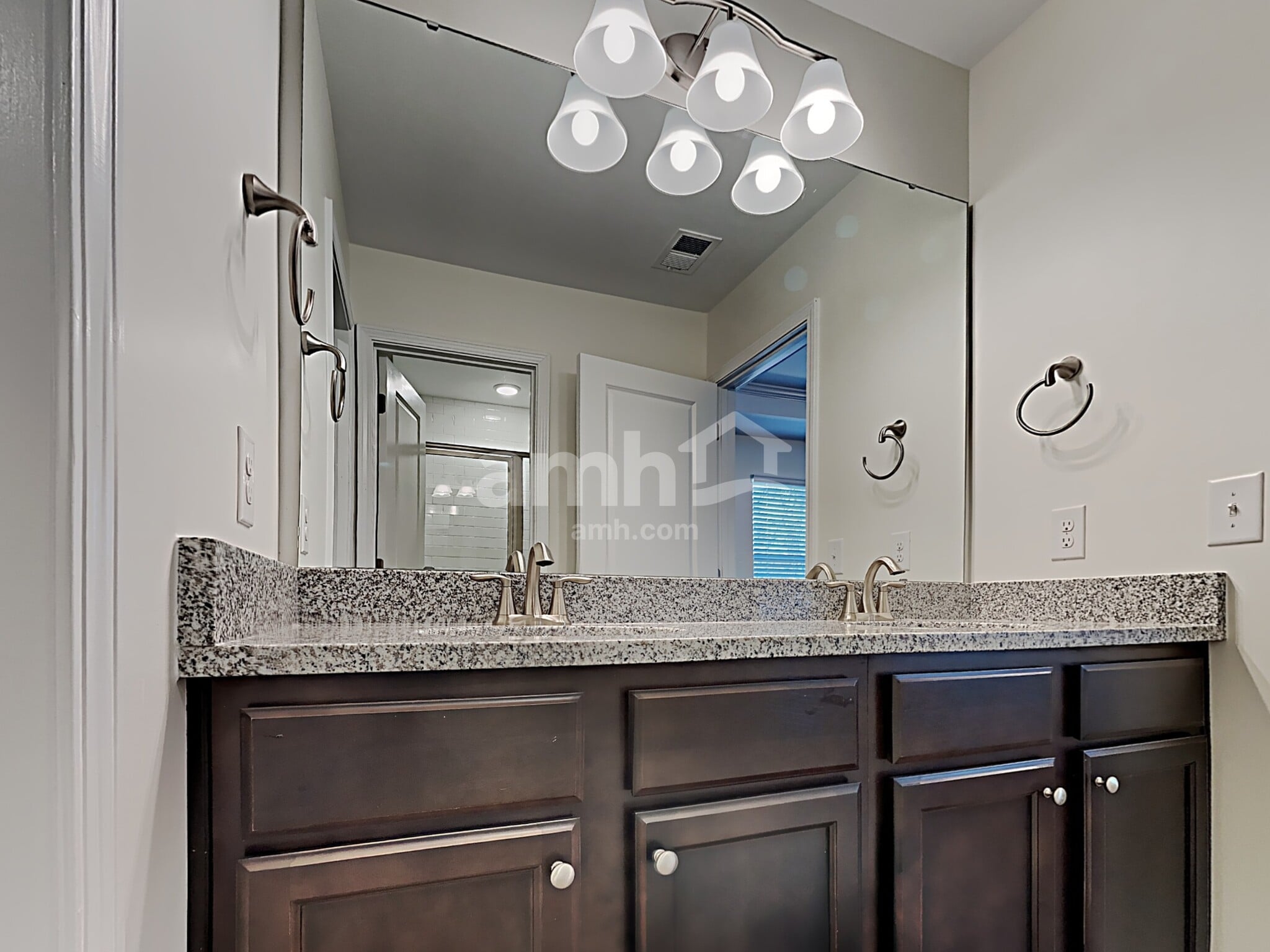 Building Photo - 1825 Produce Ln