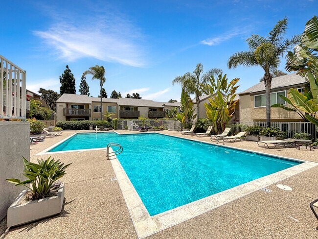 Building Photo - Upgraded 1B/1BA Condo in La Jolla W/ Parki...
