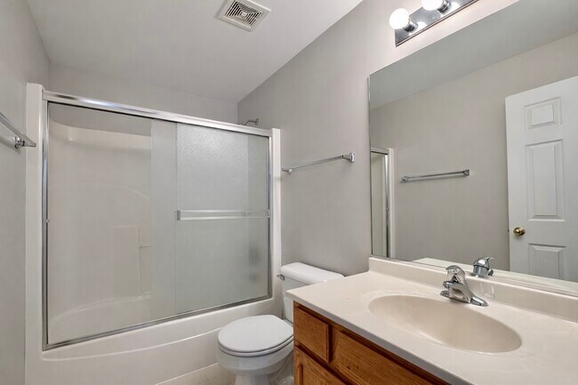 Building Photo - 2310 Shiloh Dr