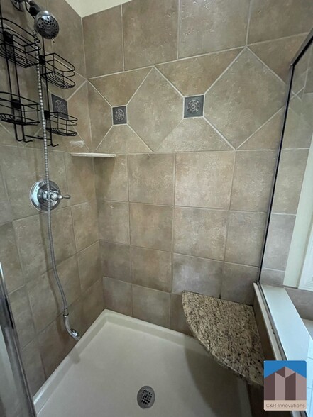 Building Photo - 1377 Greencrest Ct
