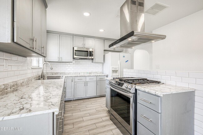 Building Photo - 5729 Saplinas Rd