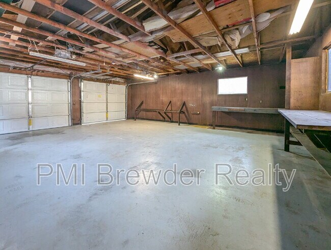 Building Photo - 7 E McGill Ave
