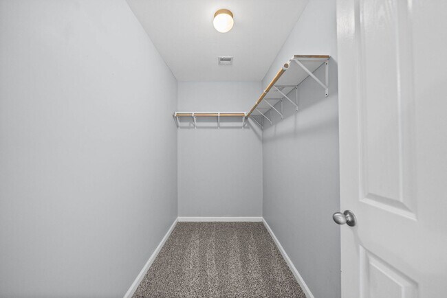 Building Photo - Pet Friendly Three Bedroom!