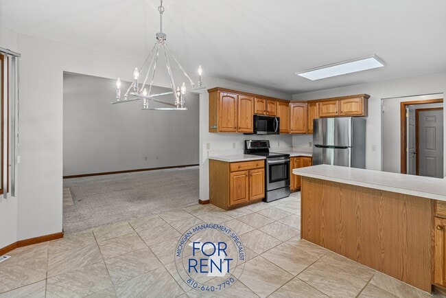 Building Photo - 3263 Silverwood Dr