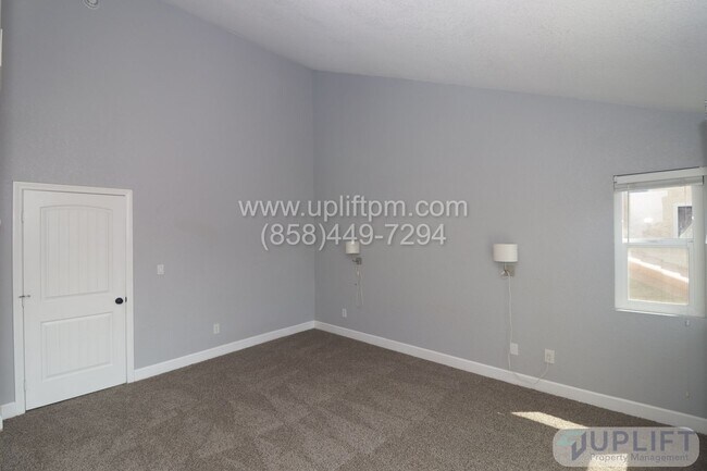 Building Photo - Beautiful Spring Valley home, tri floor 4 ...
