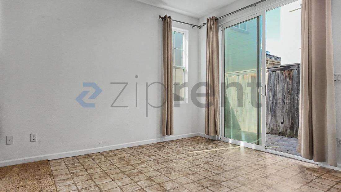 Building Photo - Unit