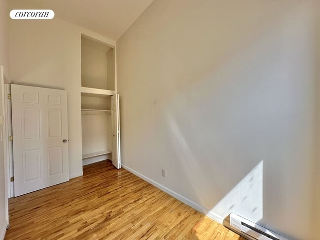 Building Photo - 215 E 118th St