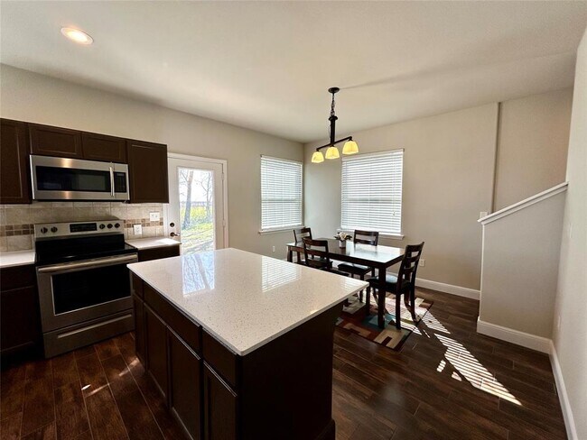 Building Photo - 3805 US-290