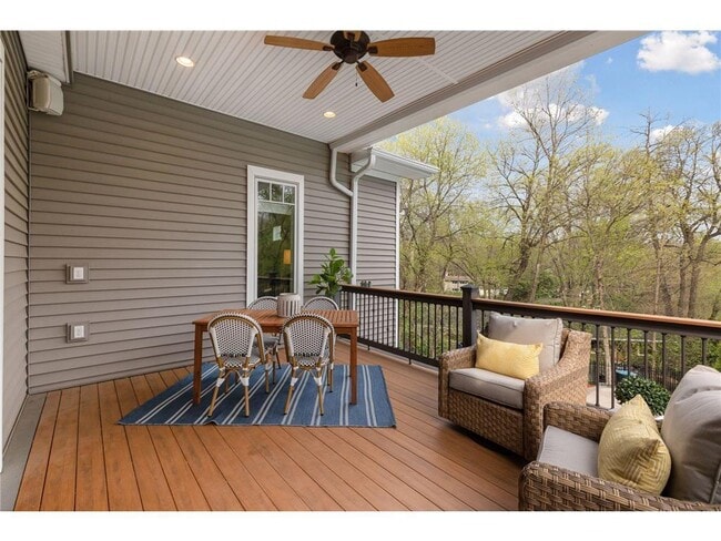 Building Photo - 3632 Rainbow Dr
