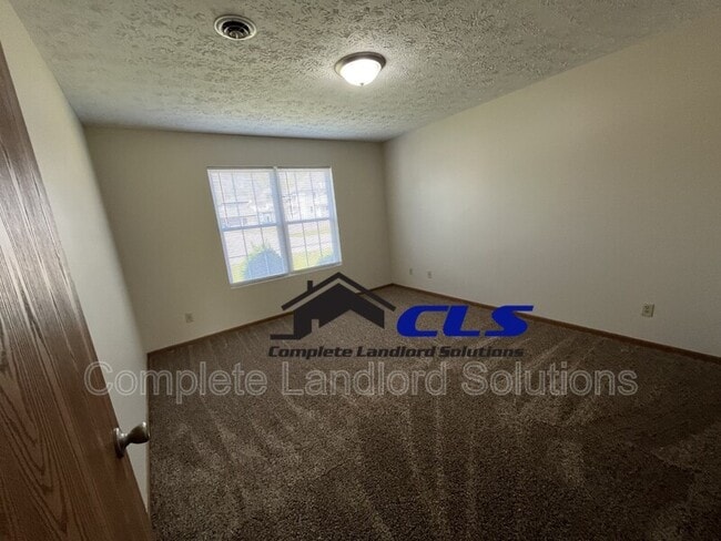 Building Photo - 563 Farrington St