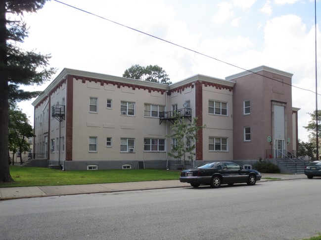 Primary Photo - Carroll River Apartments