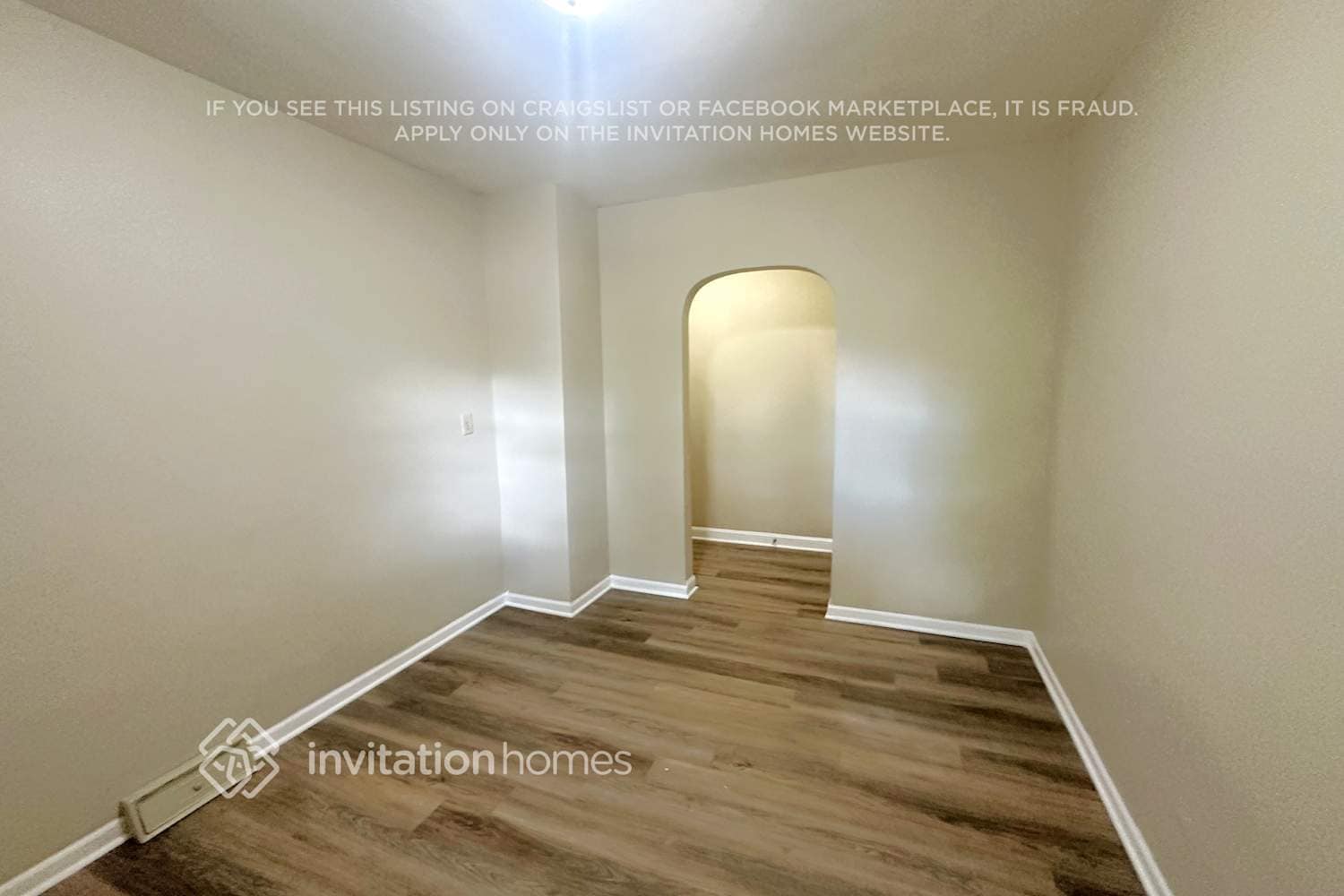 Building Photo - 3940 3rd St NE
