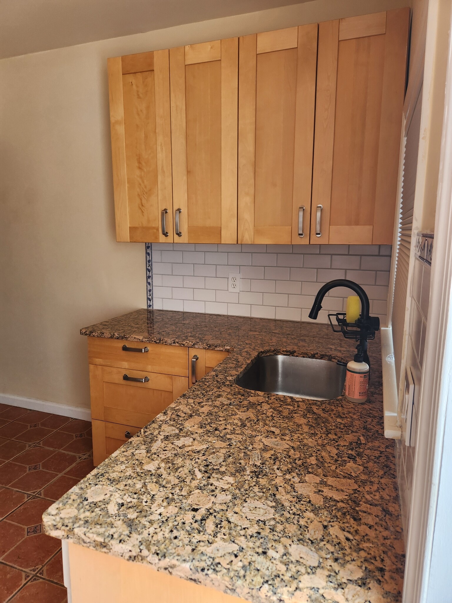 Kitchen Sink - 604 Gerritt St