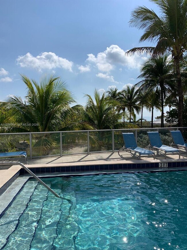 Building Photo - 9225 Collins Ave