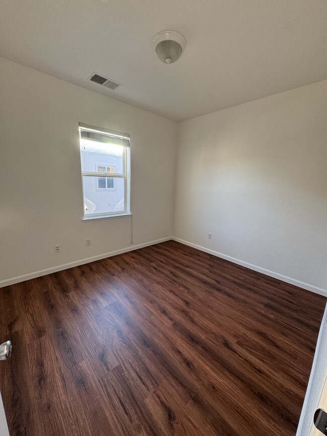 Building Photo - 2718 Holly St