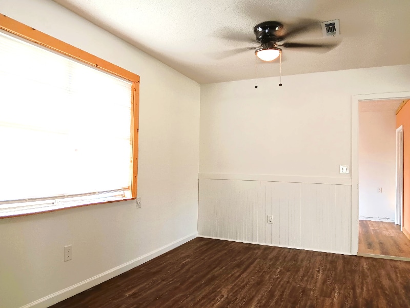 Building Photo - 252 Sanders Rd