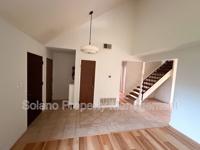 Building Photo - 950 Pembroke Way