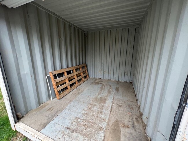 Building Photo - 3 Bedroom 2 Bath High-End Mobile Home with...