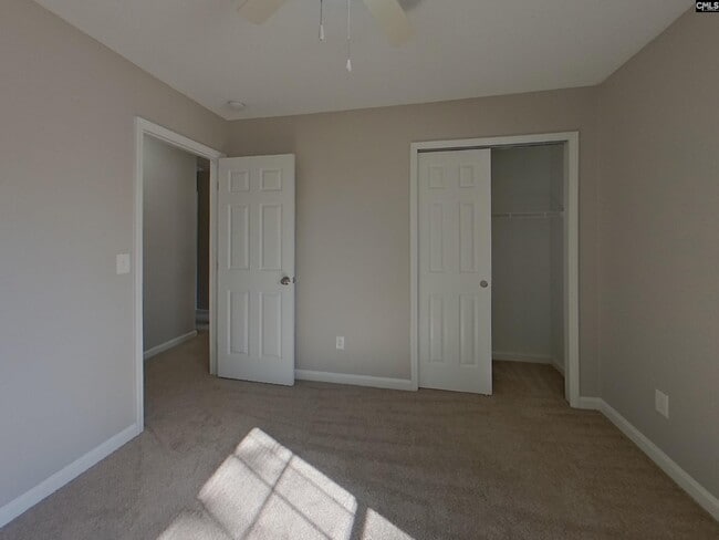 Building Photo - 18 Glen Knoll Ct