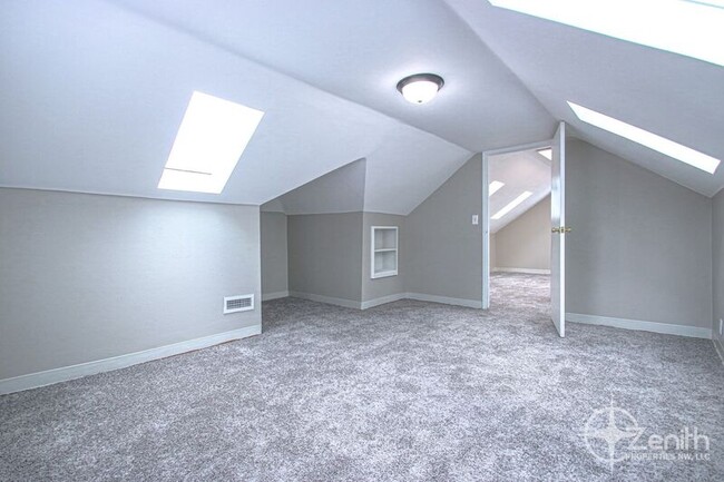 Building Photo - 308 NW 45th St