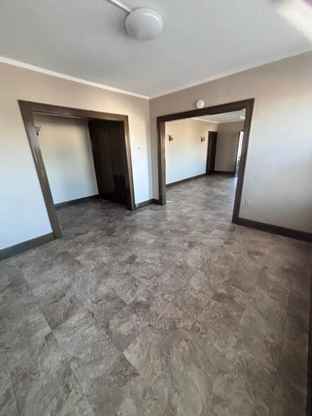 Building Photo - 435 W McKibben St