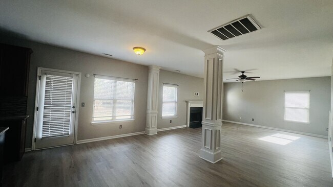 Building Photo - 116 Clearview Ct