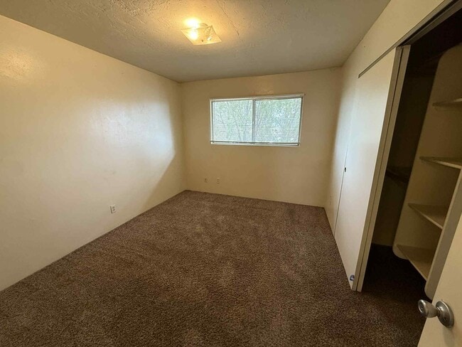 Building Photo - 2153 S Winstel Ave