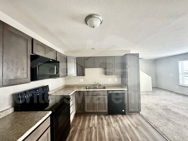 Building Photo - 1166 SE Village View Ln