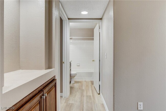 Building Photo - 760 Hunters Creek Ln