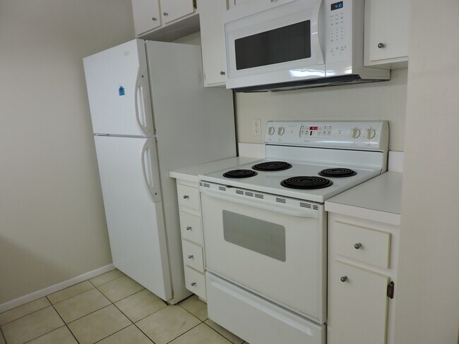 Building Photo - 4000 SW 23rd St