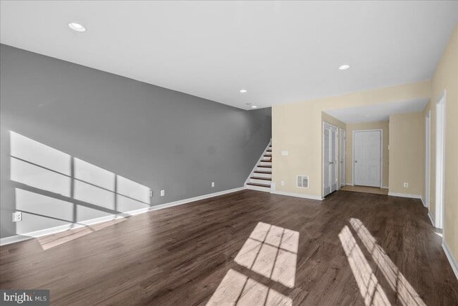 Building Photo - 43277 Tumbletree Terrace