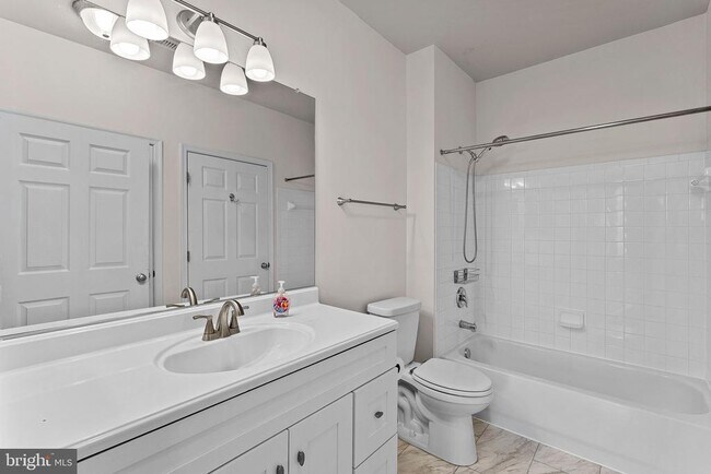 Building Photo - 42470 Pennyroyal Sq