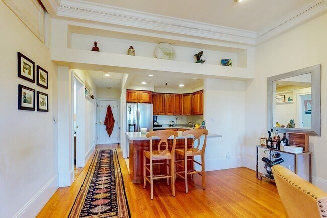 Building Photo - 320 Commonwealth Ave