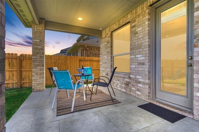 Building Photo - 15846 Weston Ridge Dr