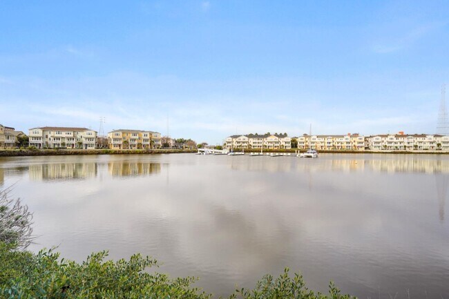 Building Photo - 643 Turnbuckle Dr