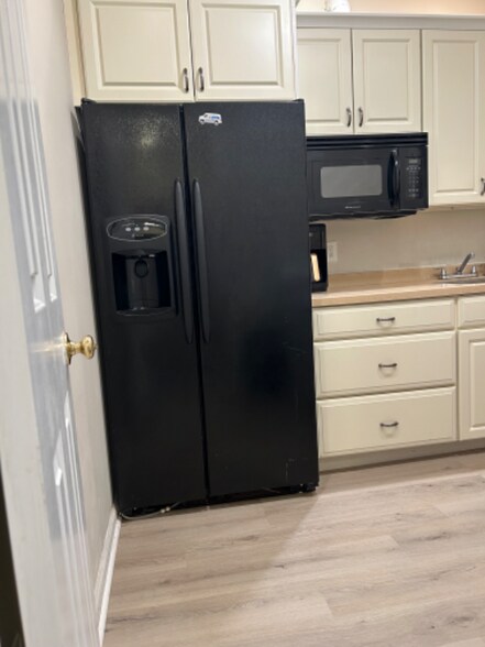 Building Photo - 3344 Prince Edward Ct