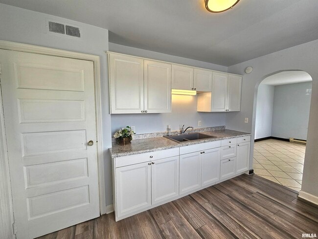 Building Photo - 3906 Archer Dr