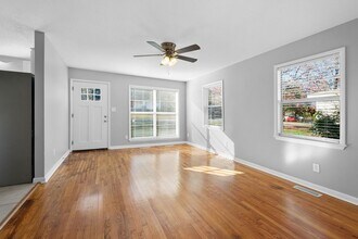 Building Photo - Arrowhead Duplex