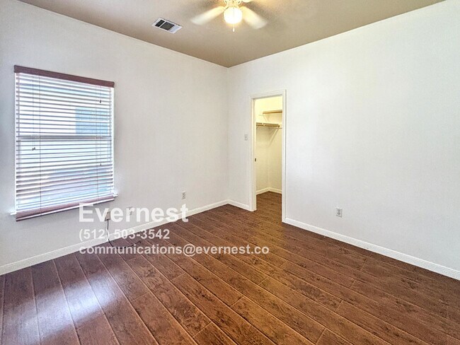 Building Photo - Charming 3-Bedroom Home in a Convenient Ne...