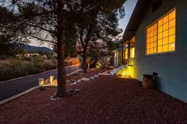 Building Photo - 111 Sunset Blvd
