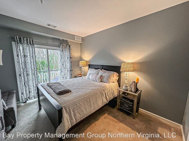 Building Photo - 2 br, 2 bath House - 6559 Grange Ln #402